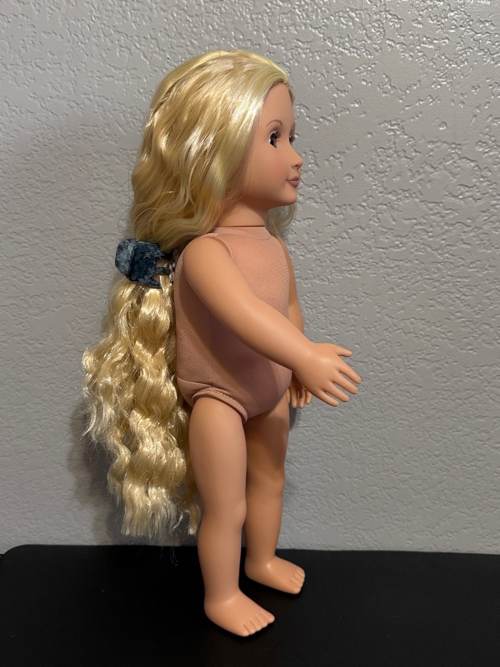Our Generation 18” Hair Grow Doll Blonde with Streaks & Brown Eyes - Picture 14 of 15